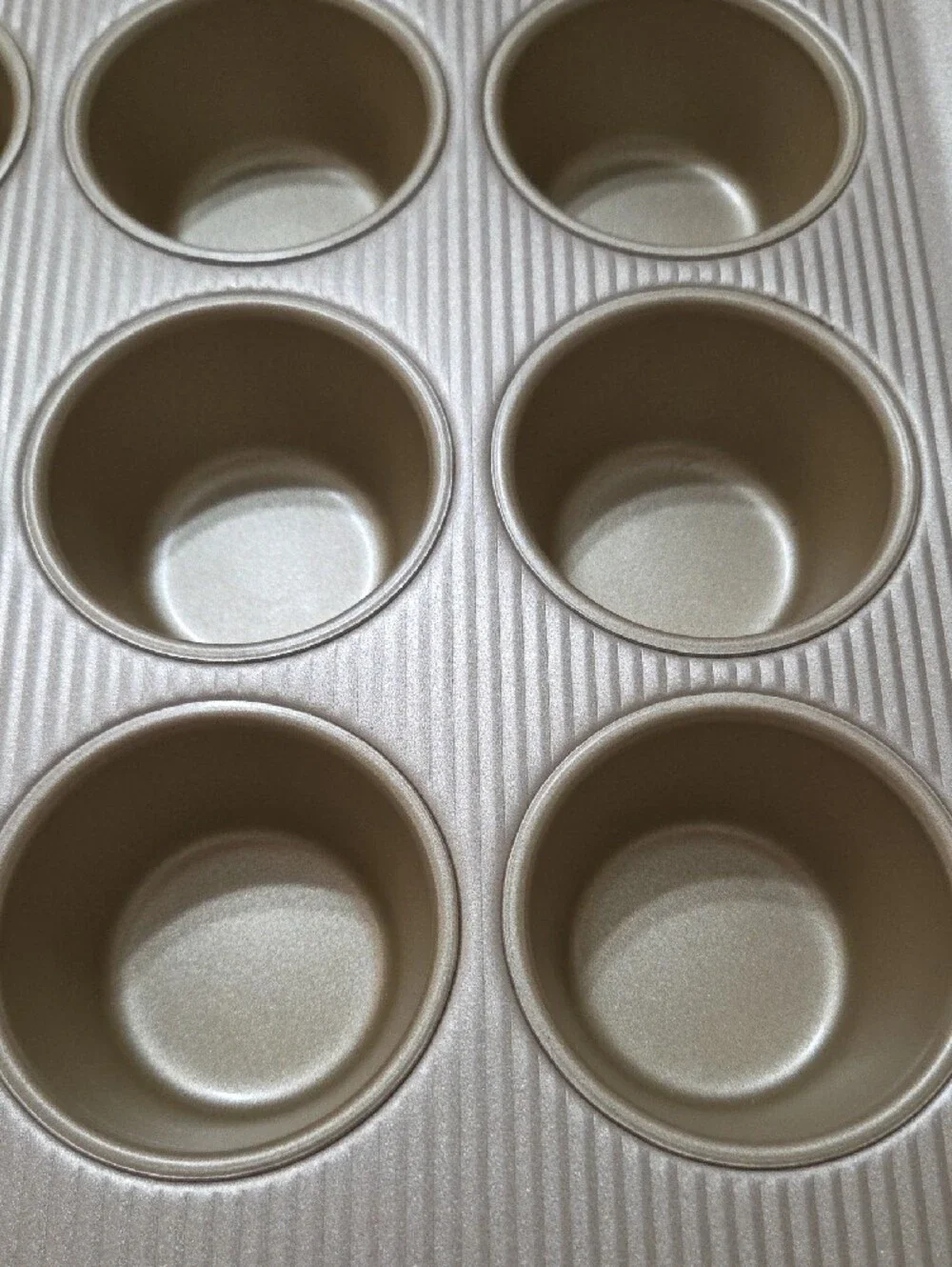 Oxo 12-Cup Good Grips Gold Proffesional Nonstick Muffin Pan